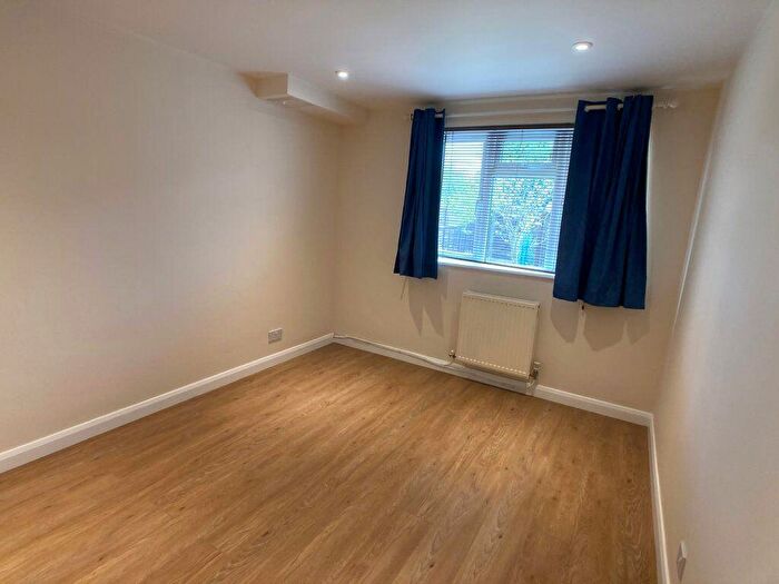 1 Bedroom Flat To Rent In Yarnton, Oxford, OX5