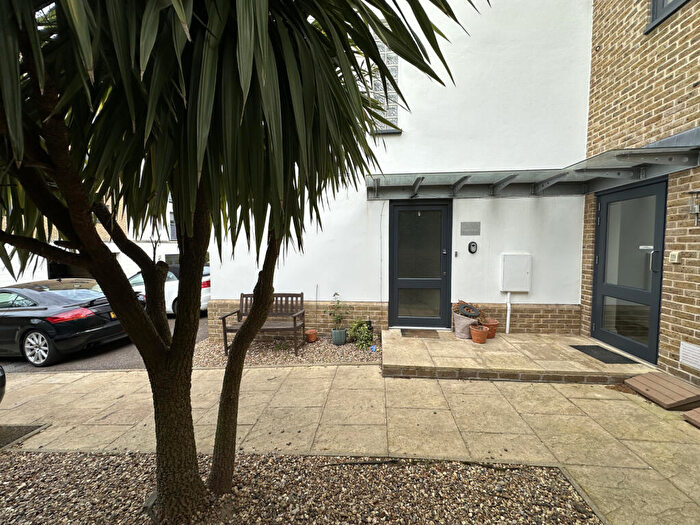 1 Bedroom Apartment For Sale In Tower Road, Felixstowe, IP11