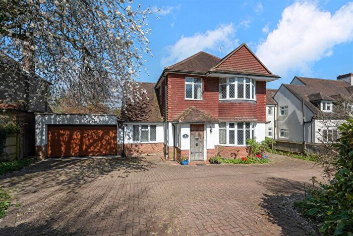 4 Bedroom Detached House For Sale In The Avenue, Tadworth, KT20