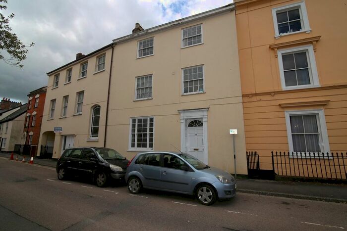 1 Bedroom Flat To Rent In St. Peter Street, Tiverton, EX16