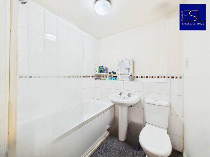 2 Bedroom Apartment For Sale In Thackhall Street, Coventry, CV2 - Photo 7