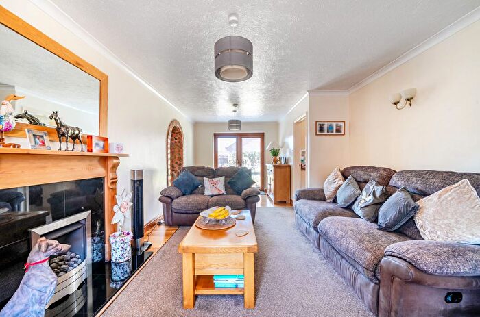 4 Bedroom Detached House For Sale In Bluebell Avenue, Tiverton, Devon, EX16