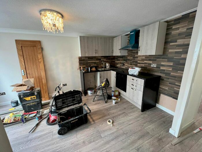 2 Bedroom Flat To Rent In Raydons Road, Dagenham, RM9