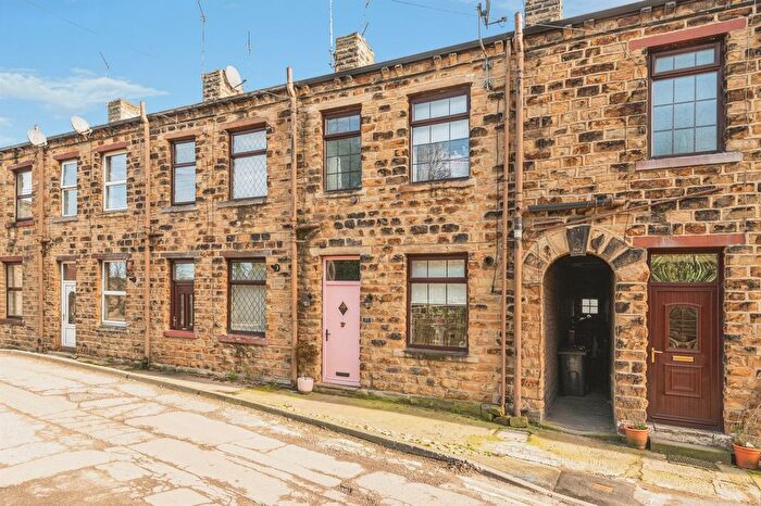 1 Bedroom Terraced House For Sale In The Combs, Dewsbury, WF12