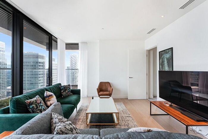 2 Bedroom Apartment To Rent In Bagshaw Building, Wardian, Canary Wharf, London, E14