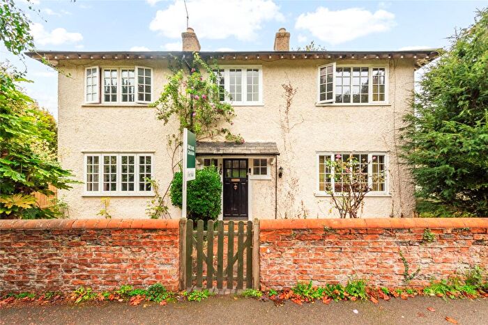 3 Bedroom Detached House For Sale In Church Walk, North Crawley, Buckinghamshire, MK16