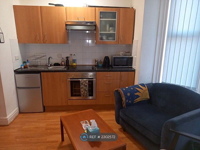 1 Bedroom Flat To Rent In Gloucester Road, Urmston, Manchester, M41