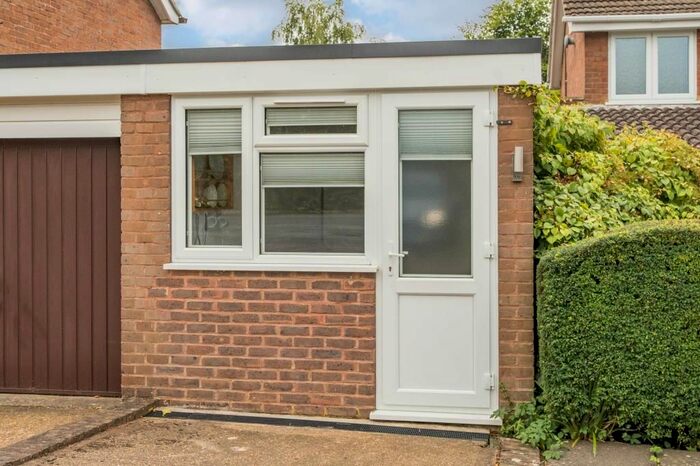 1 Bedroom Flat To Rent In Chesham, Buckinghamshire, HP5