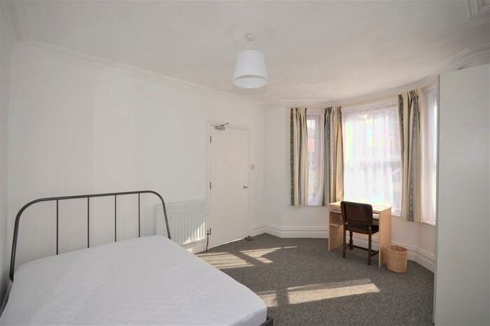 4 Bedroom Detached House To Rent In Osborne Road, Winton, Bournemouth, BH9