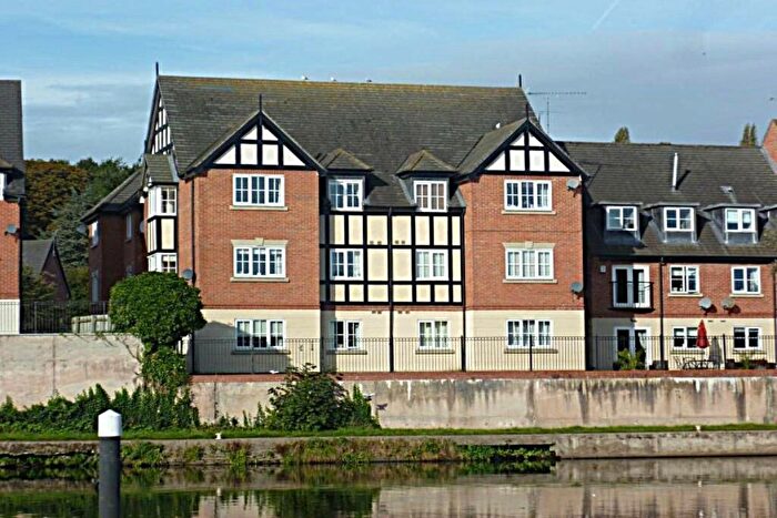 2 Bedroom Apartment For Sale In Marine Approach, Northwich, Cheshire, CW8
