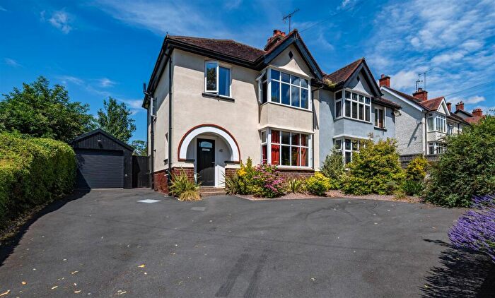 3 Bedroom Semi-Detached House For Sale In College Road, Hereford, HR1
