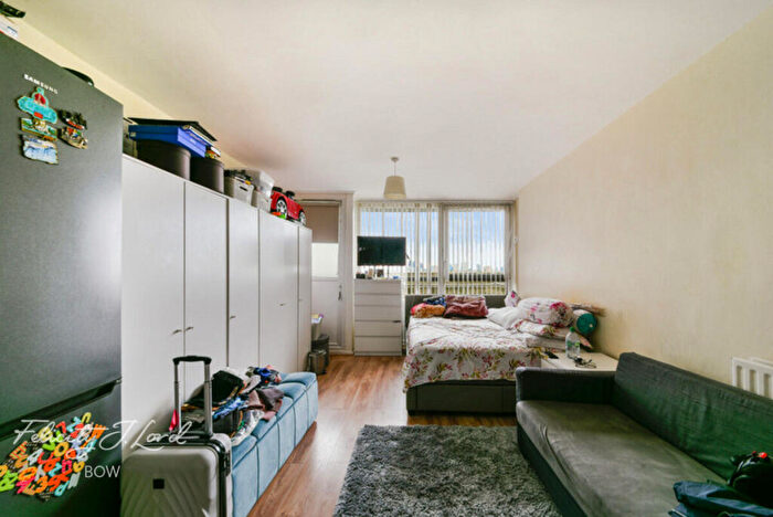 1 Bedroom Flat For Sale In Burdett Road, London, E14