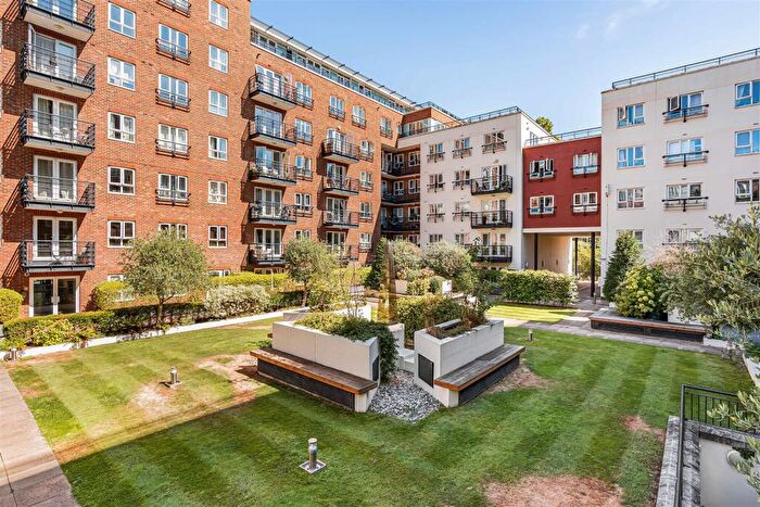 1 Bedroom Flat To Rent In Royal Quarter, Seven Kings Way, Kingston Upon Thames, KT2