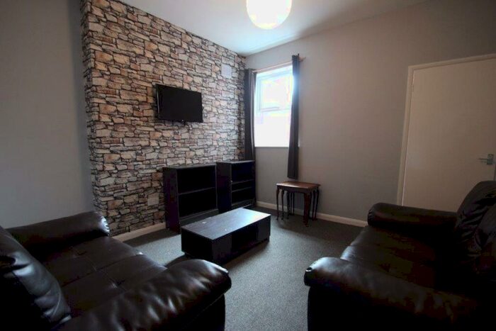 3 Bedroom House To Rent In Jarrom Street, Leicester, LE2