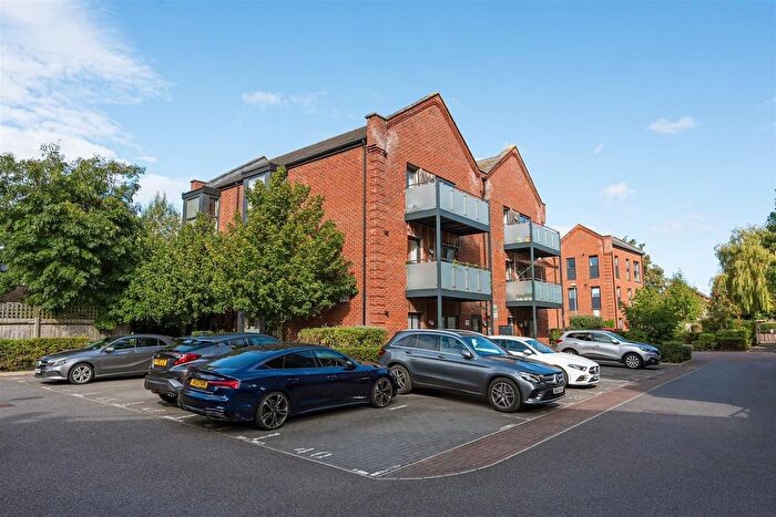 2 Bedroom Flat To Rent In Otter Way, West Drayton, UB7