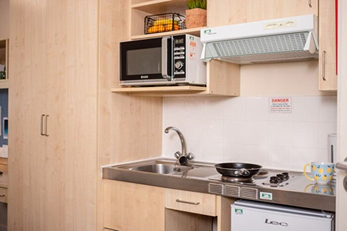 Studio To Rent In Creek Road, London, SE8