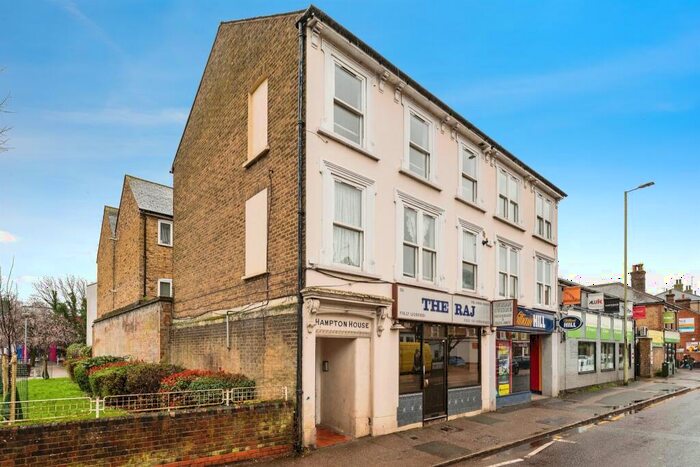 2 Bedroom Flat For Sale In Ware Road, Hertford, SG13