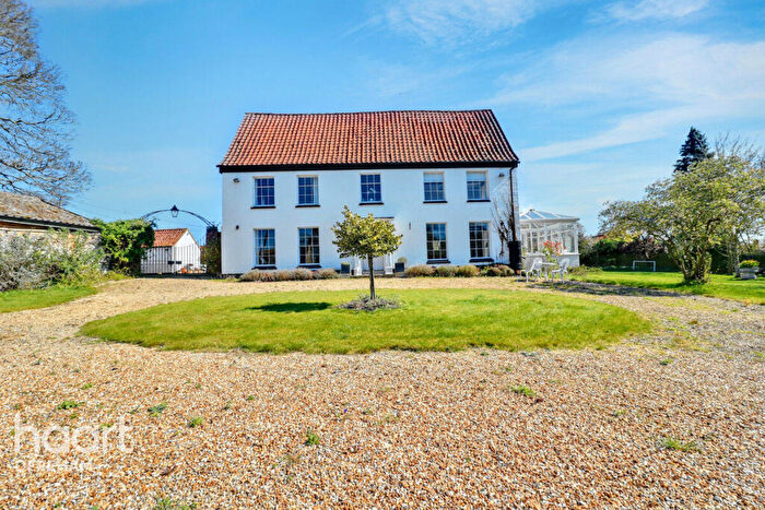 7 Bedroom Character Property For Sale In Hill Street, Feltwell, IP26