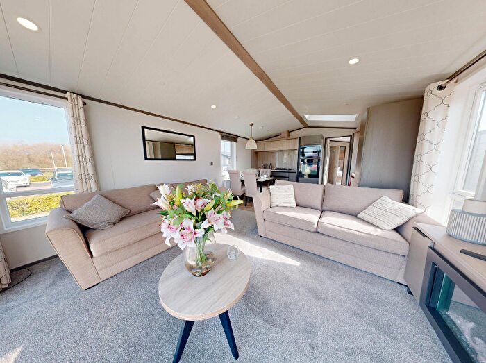 2 Bedroom Lodge For Sale In Warners Lane, Selsey, Chichester, PO20