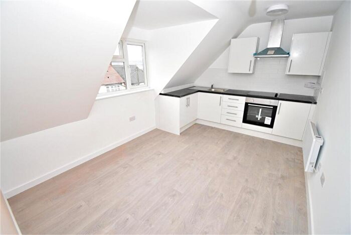 2 Bedroom Apartment To Rent In Thornhill Road, Luton, LU4