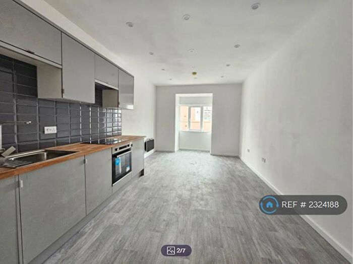 2 Bedroom Flat To Rent In Abbeydale Road, Sheffield, S7