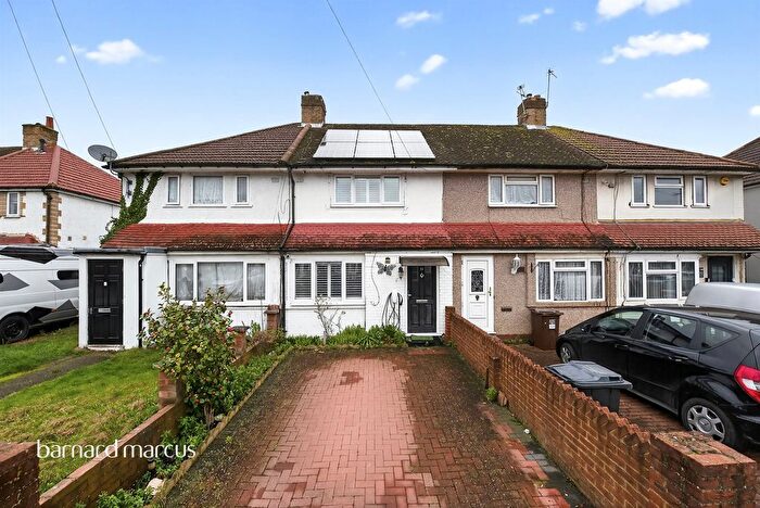 3 Bedroom Terraced House For Sale In Devonshire Road, Feltham, TW13