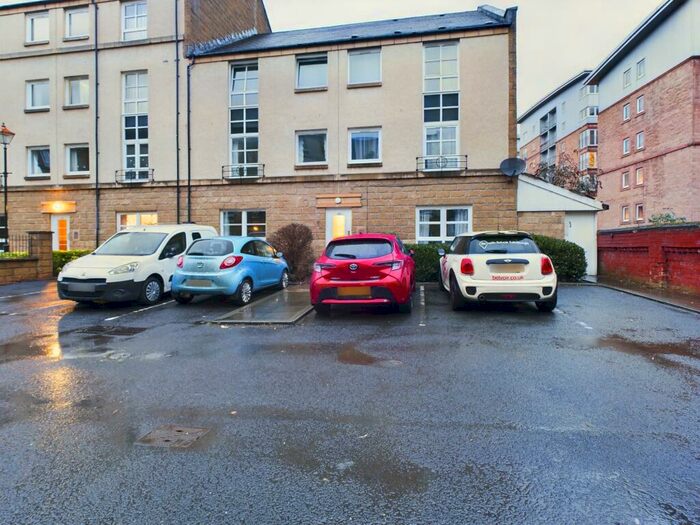 3 Bedroom Duplex To Rent In Blandfield, Broughton, Edinburgh, EH7