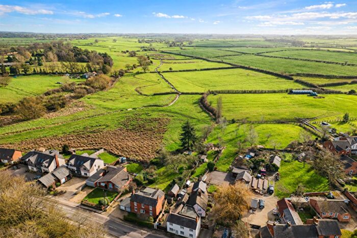 3 Bedroom House For Sale In White Swan, High Street, Welford, NN6