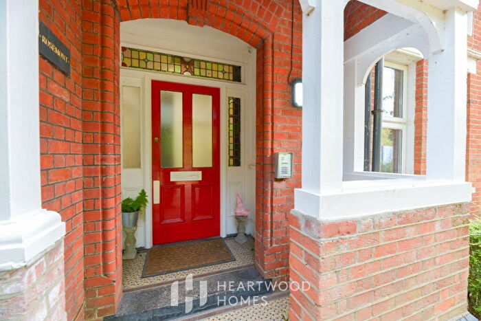 1 Bedroom Flat For Sale In London Road, St Albans, AL1