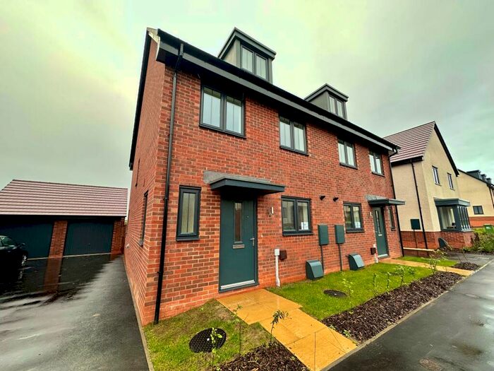 4 Bedroom Semi-Detached House To Rent In Robert Adam Road, Derby, DE22