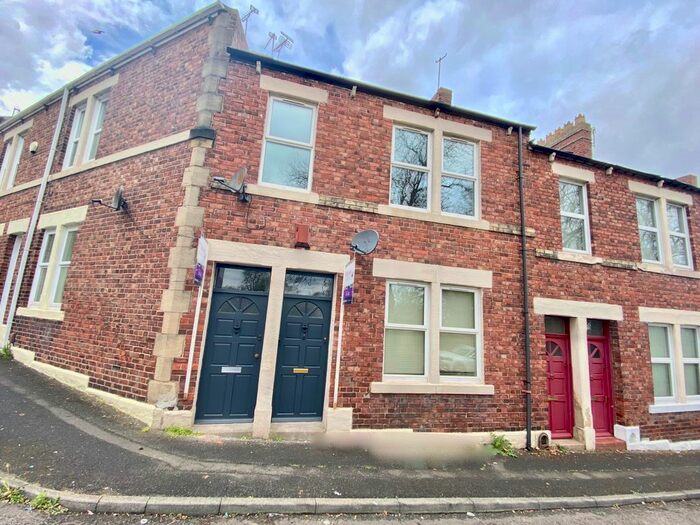 2 Bedroom Flat To Rent In Wordsworth Street, Gateshead, Tyne &amp; Wear, NE8