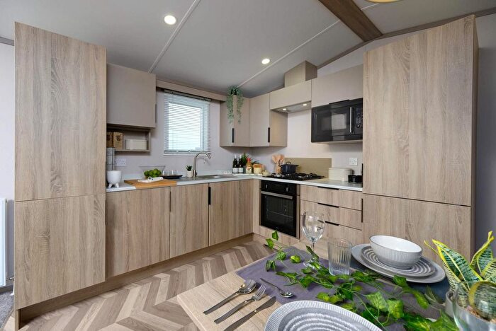 2 Bedroom Mobile/park Home For Sale In Amotherby Lane, Amotherby, Malton, YO17