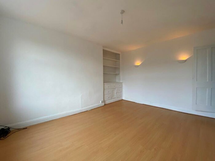 2 Bedroom Terraced House For Sale In Cranbrook Street, Clayton, Bradford, BD14