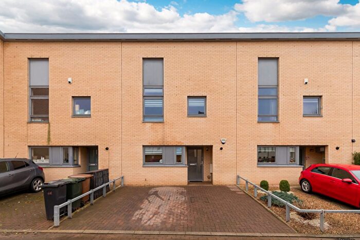 3 Bedroom Terraced House For Sale In Cakemuir Grove, Niddrie, EH16