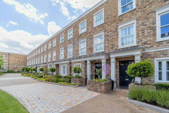 3 Bedroom Flat To Rent In Palladian Gardens, London, W4