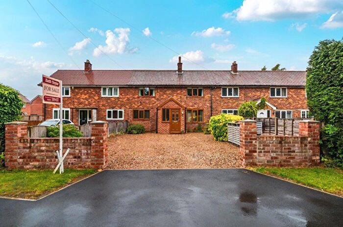 3 Bedroom Terraced House For Sale In Field Lane Cottages, Thorpe Willoughby, Selby, YO8