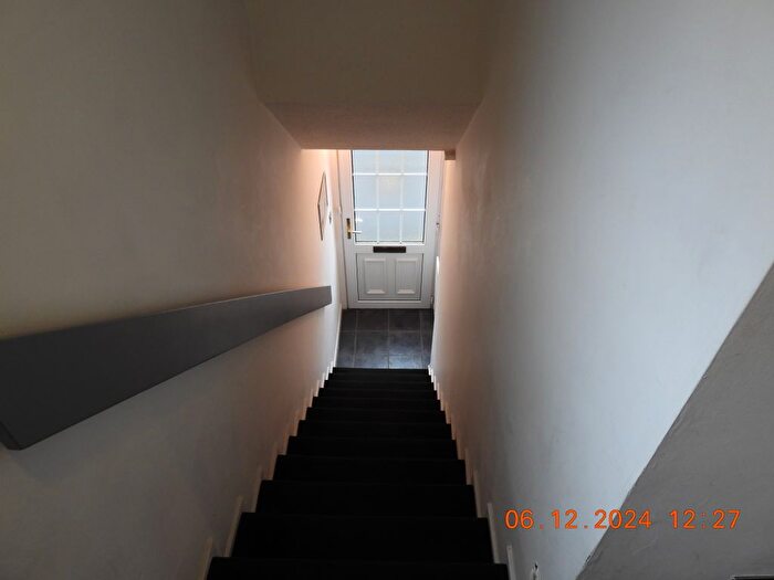 1 Bedroom Flat To Rent In Tibbermore Road, Glasgow, G11