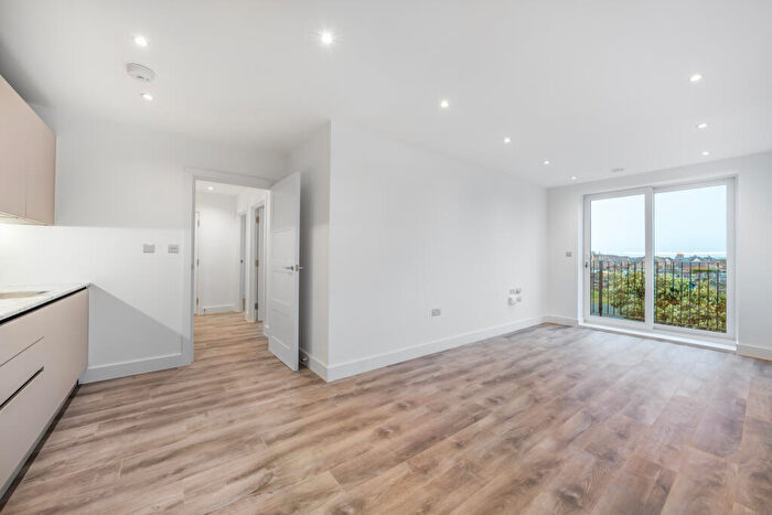 2 Bedroom Flat To Rent In Gale Street, Dagenham, London, *Private Balcony*, RM9