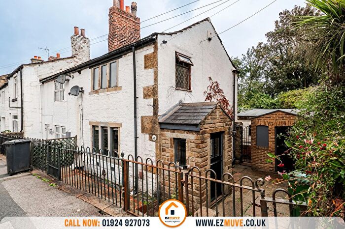 1 Bedroom End Of Terrace House For Sale In High Street, Heckmondwike, WF16