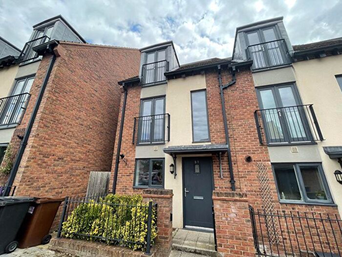 3 Bedroom Town House To Rent In Samwell Lane, Northampton, NN5