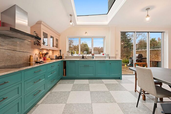 6 Bedroom Semi Detached House To Rent In Warwick Road, Ealing Common, W5