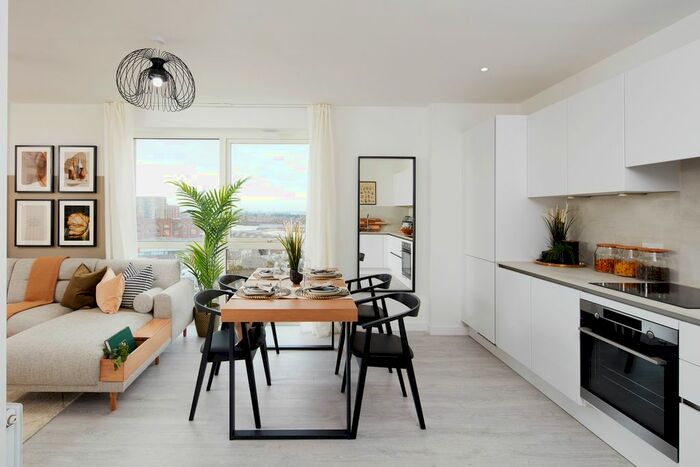 3 Bedroom Flat For Sale In "Waterway Apartments" At Gordon Crescent, Hayes, UB3