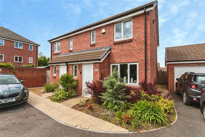 3 Bedroom Semi Detached House For Sale In Birch Way, Exeter, Devon, EX5
