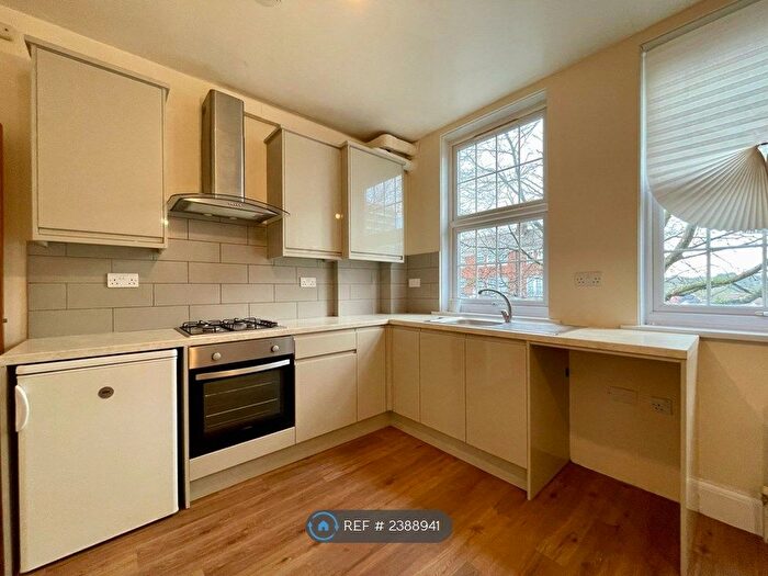 2 Bedroom Flat To Rent In Whetstone, London, N20