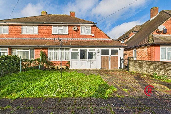 3 Bedroom Semi Detached House For Sale In South Park Way, South Ruislip, HA4