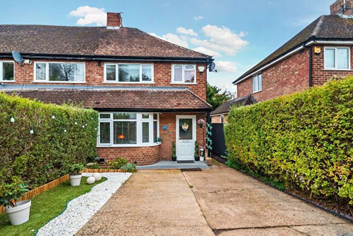 3 Bedroom End Of Terrace House For Sale In Thirlmere Avenue, Reading, Berkshire, RG30
