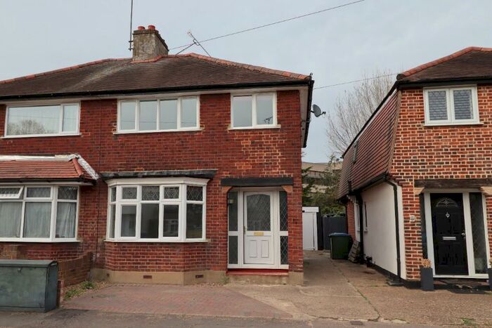 3 Bedroom Semi-Detached House To Rent In Claremont Close, Walton-On-Thames, Surrey, KT12