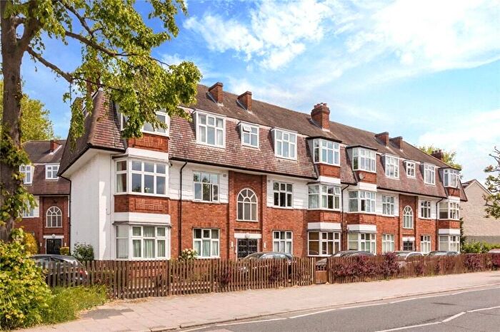 2 Bedroom Flat To Rent In East End Road, London, N2