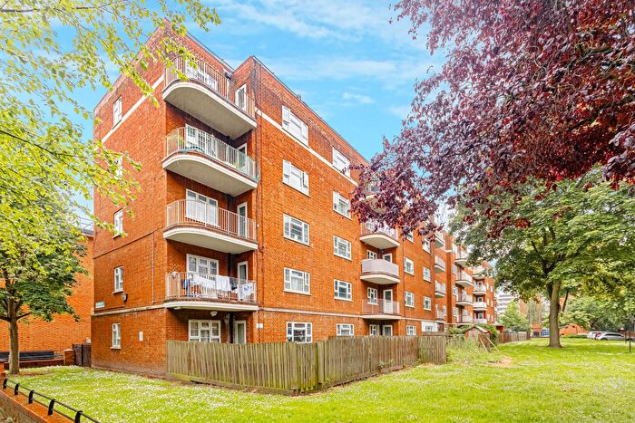 2 Bedroom Flat To Rent In Bracklyn Court, Wimbourne Street, N1