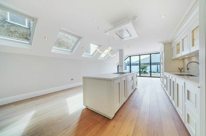 5 Bedroom Property To Rent In Harvist Road, London, NW6